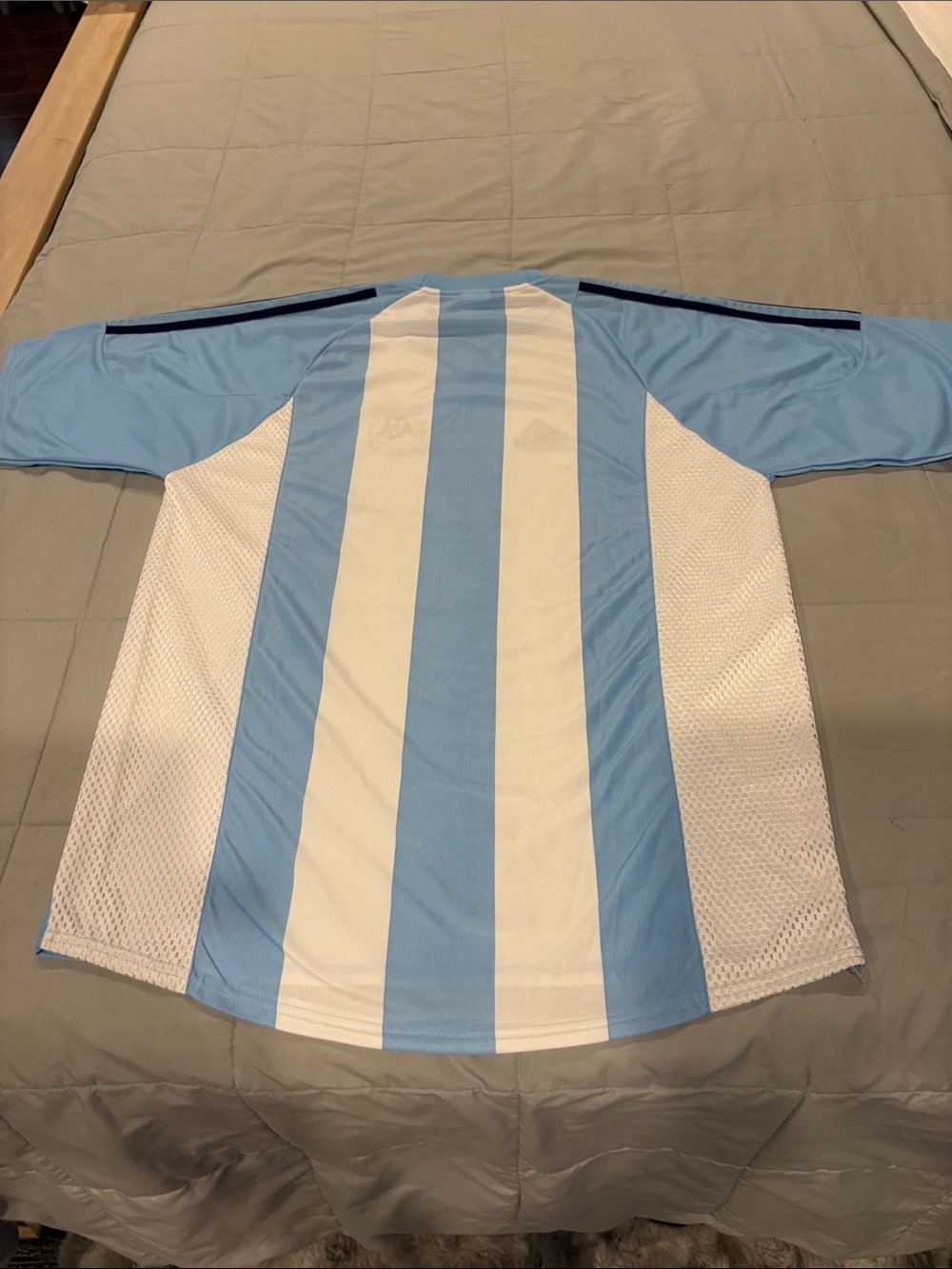 Men Jerseys - Picture 6 of 6
